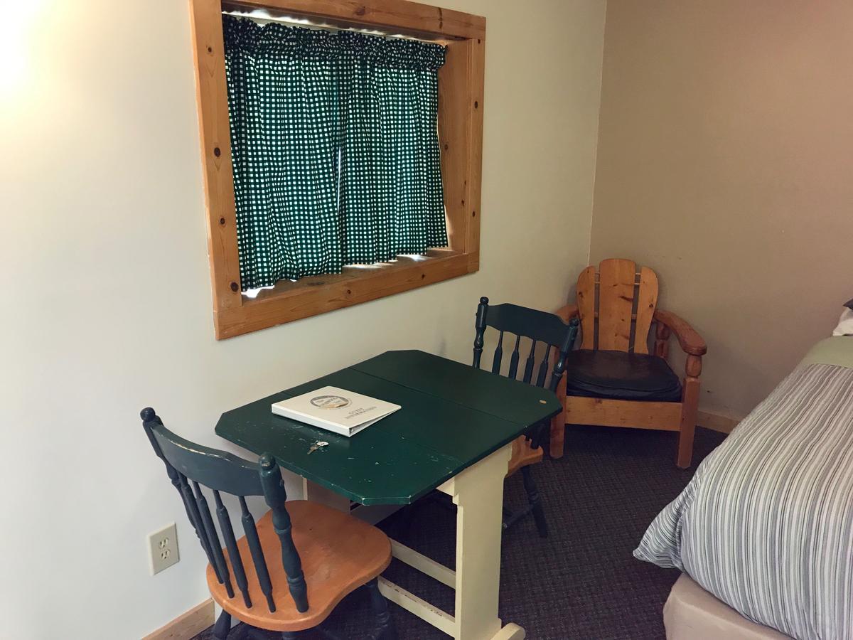 Norwood Inn Екстериор снимка