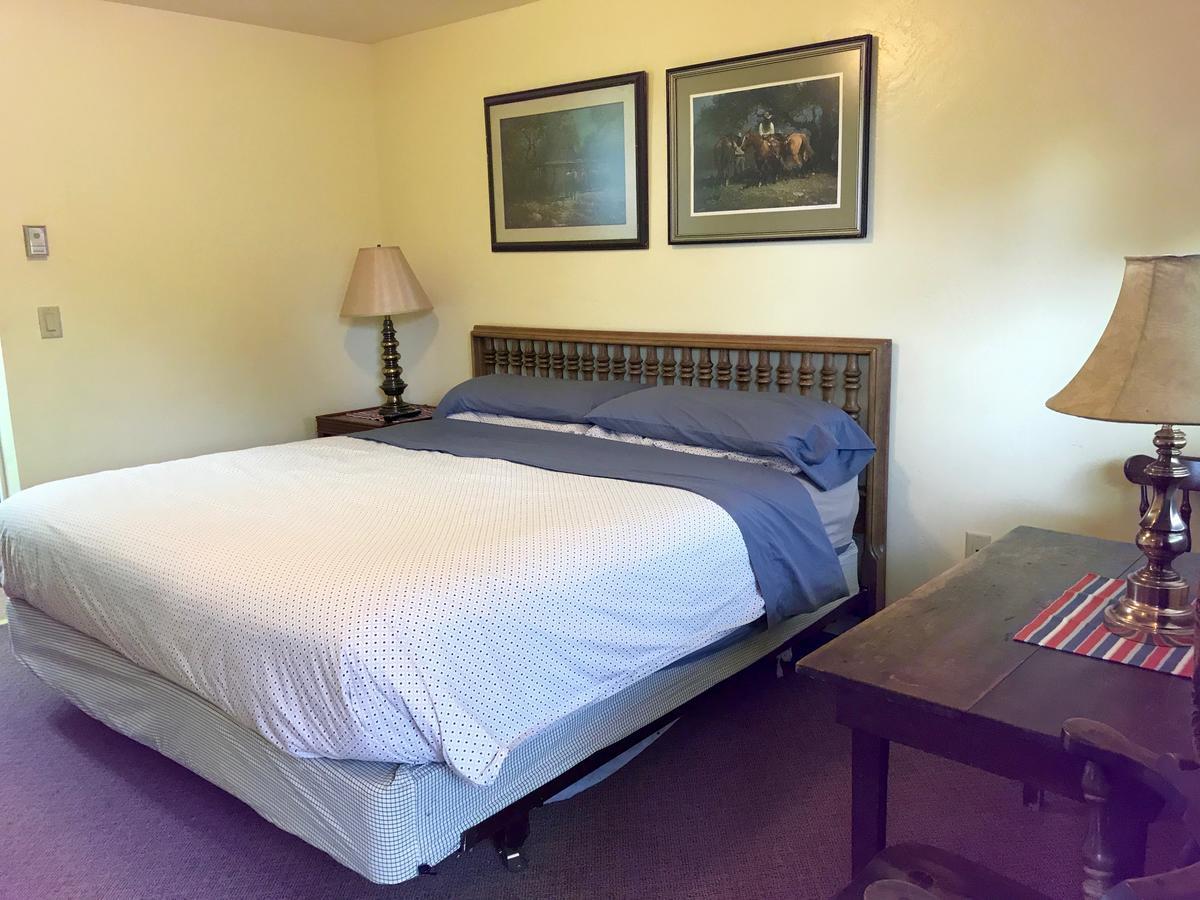 Norwood Inn Екстериор снимка